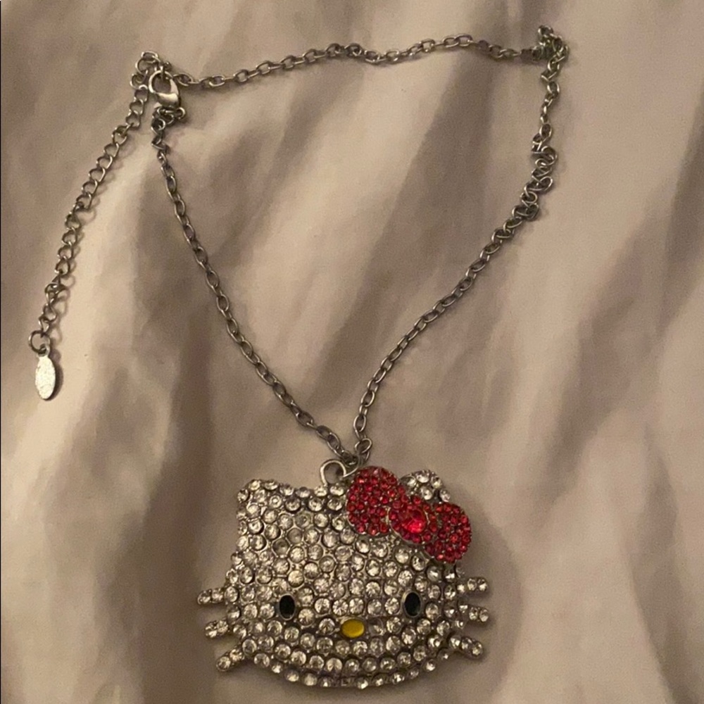 Hello kitty necklace